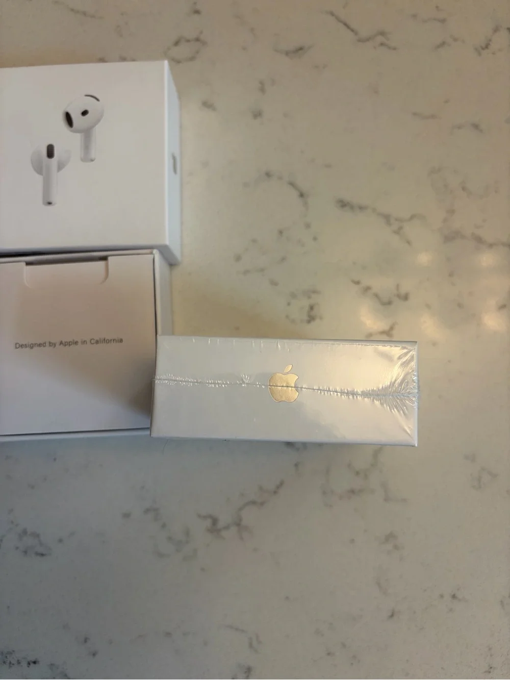AirPods gen 4s never used comes with every thing (ONE DAY SHIPPING)